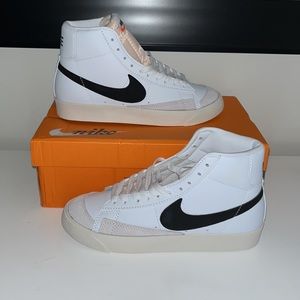 Nike Blazer Mid ‘77 Women’s shoes - NEW IN BOX
